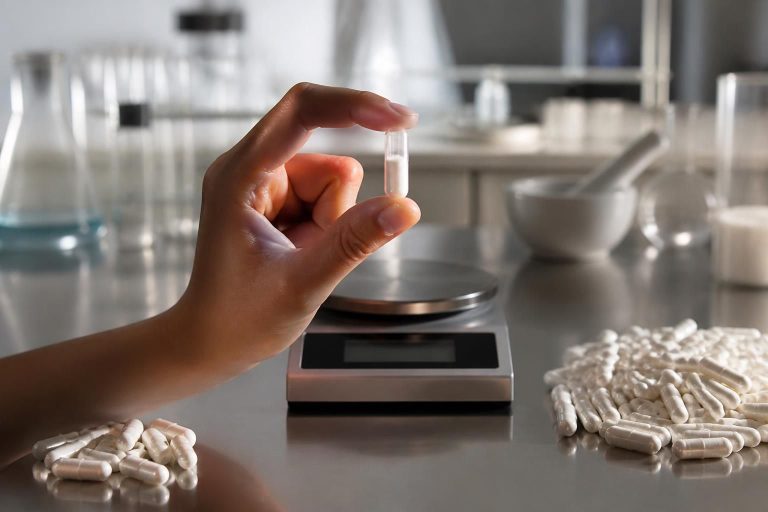 découvrez l'importance de la leucine, la dose optimale recommandée, et pourquoi consommer plus n'apporte pas toujours de bénéfices supplémentaires pour la santé et la performance.